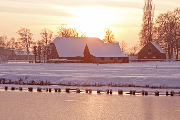 做梦梦到自己大姨妈来了